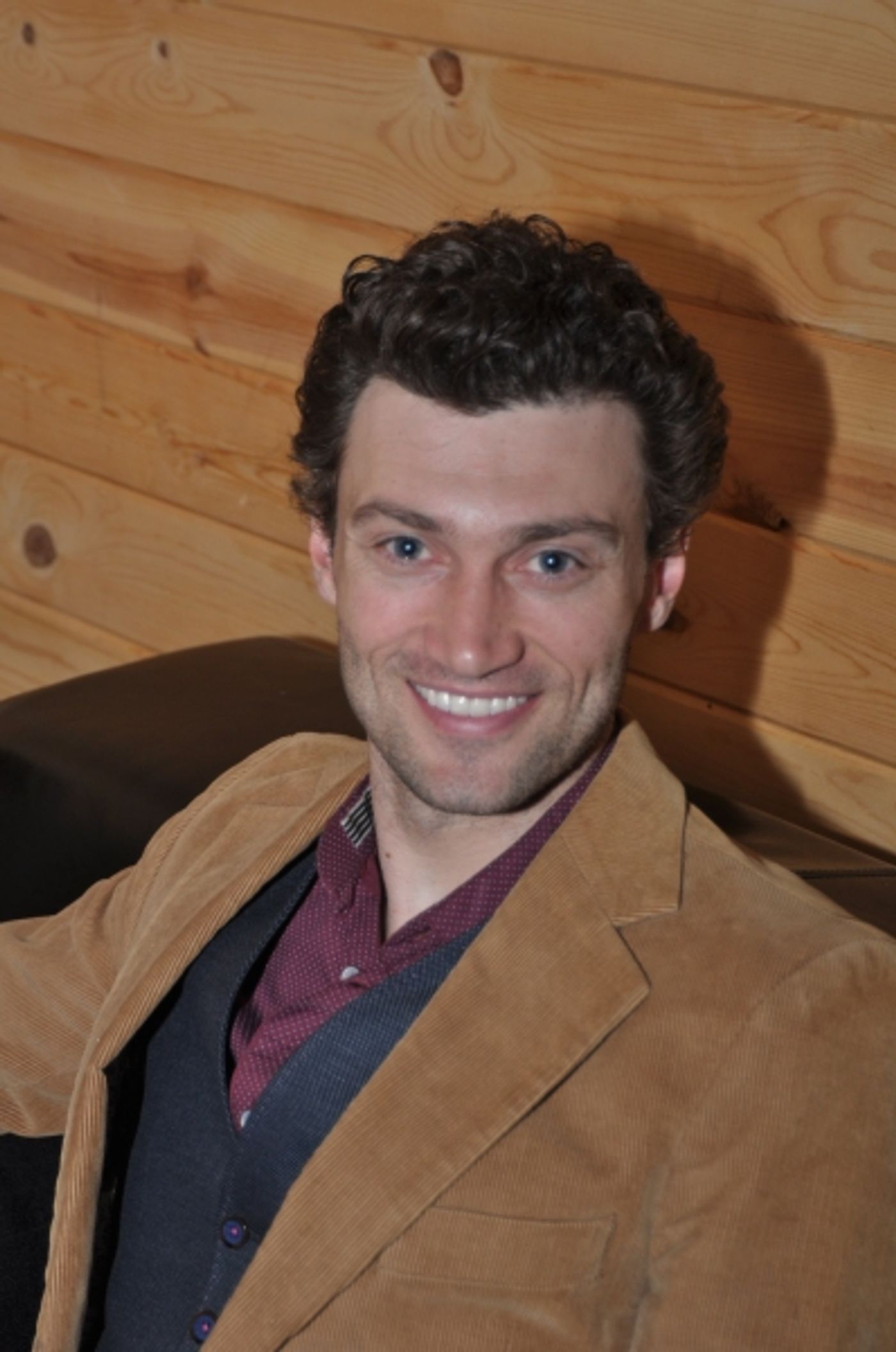 Exclusive Photo Coverage: A GENTLEMAN'S GUIDE TO LOVE AND MURDER Gets in the Holiday Spirit for Carols For A Cure Image