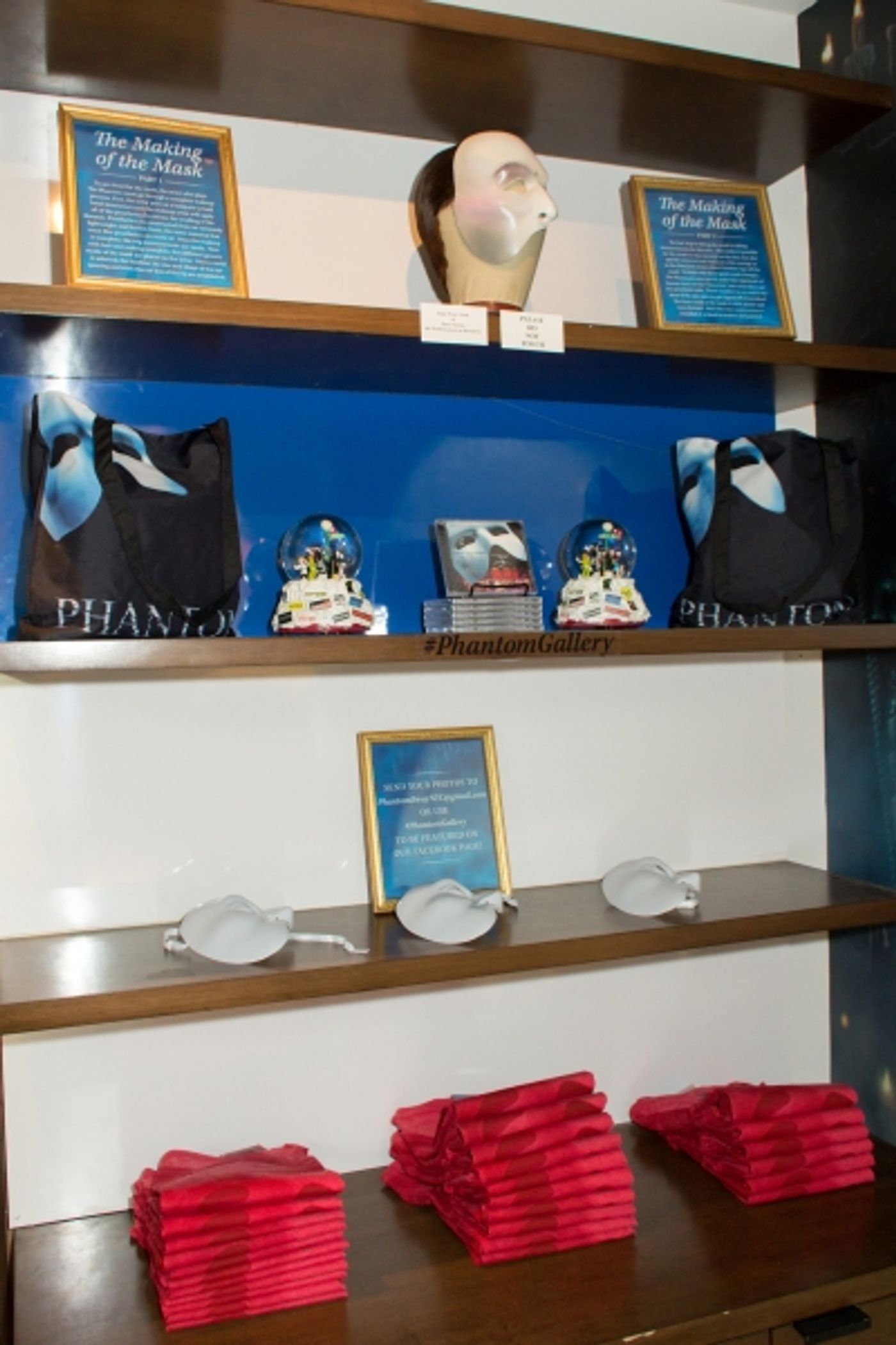 Photo Coverage: Norm Lewis and More Celebrate PHANTOM OF THE OPERA Pop-Up Shop and Gallery Opening Image