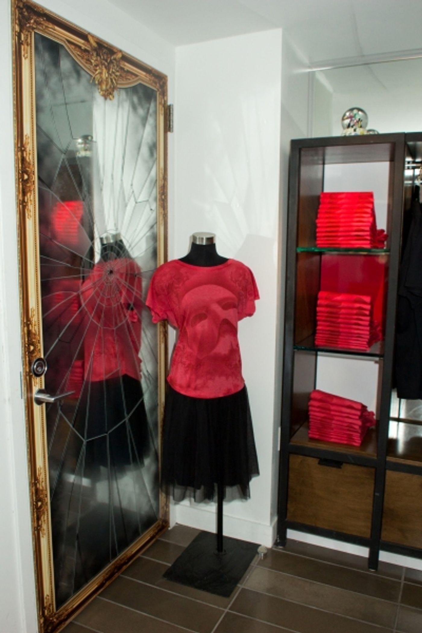 Photo Coverage: Norm Lewis and More Celebrate PHANTOM OF THE OPERA Pop-Up Shop and Gallery Opening Image