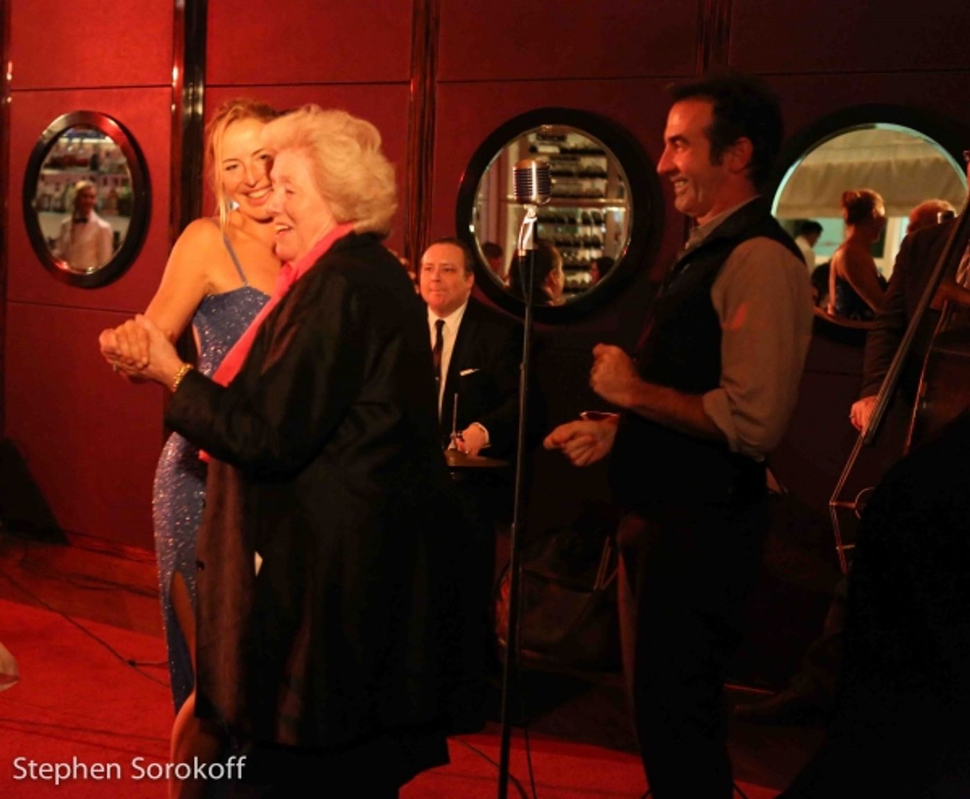 Photo Coverage: Sabrina Wender Plays Le Cirque's Musical Mondays  Image