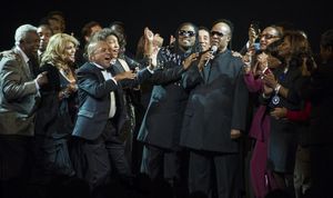 Berry Gordy, Elijah Ahmad Lewis, Stevie Wonder & Cast @ BroadwayWorld Berry Gordy, Elijah Ahmad Lewis, Stevie Wonder & Cast Photo