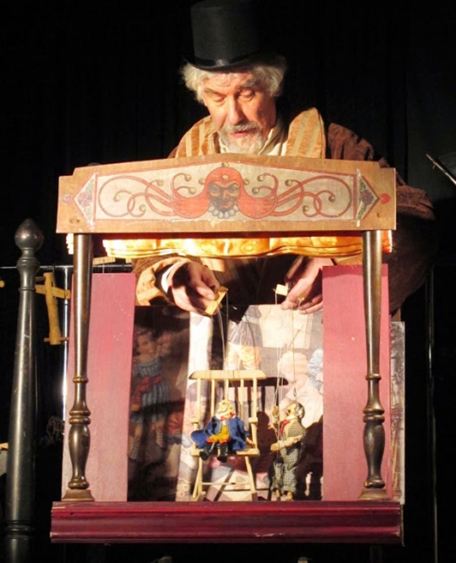 Photo Flash: Czech Marionettes in A CHRISTMAS CAROL, OY! HANNUKAH, MERRY KWANZAA at La MaMa Image