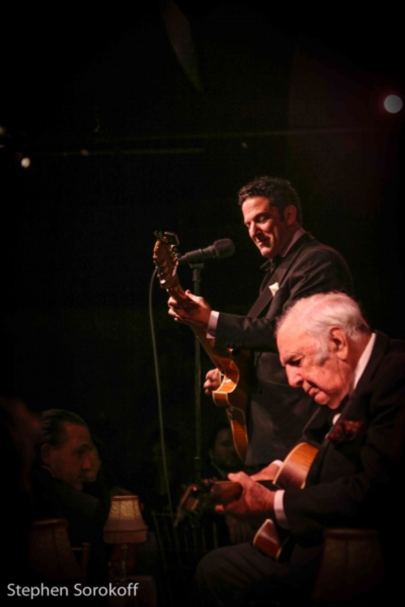 Photo Coverage: Bucky Pizzarelli Steps in for Jessica Molaskey at Cafe Carlyle  Image