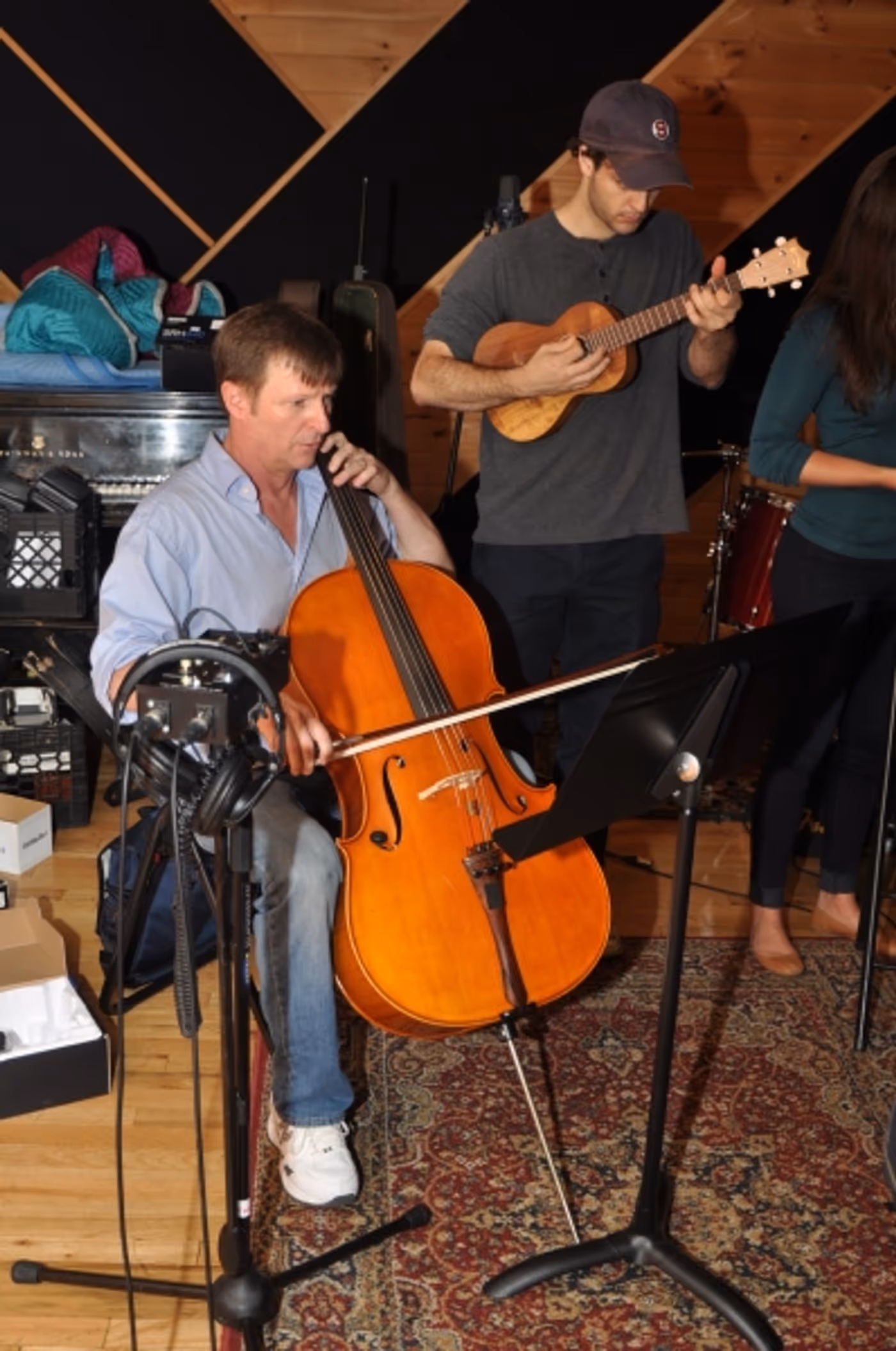 Exclusive Photo Coverage: ONCE Cast Comes A-Wassailing for Carols For A Cure! Image