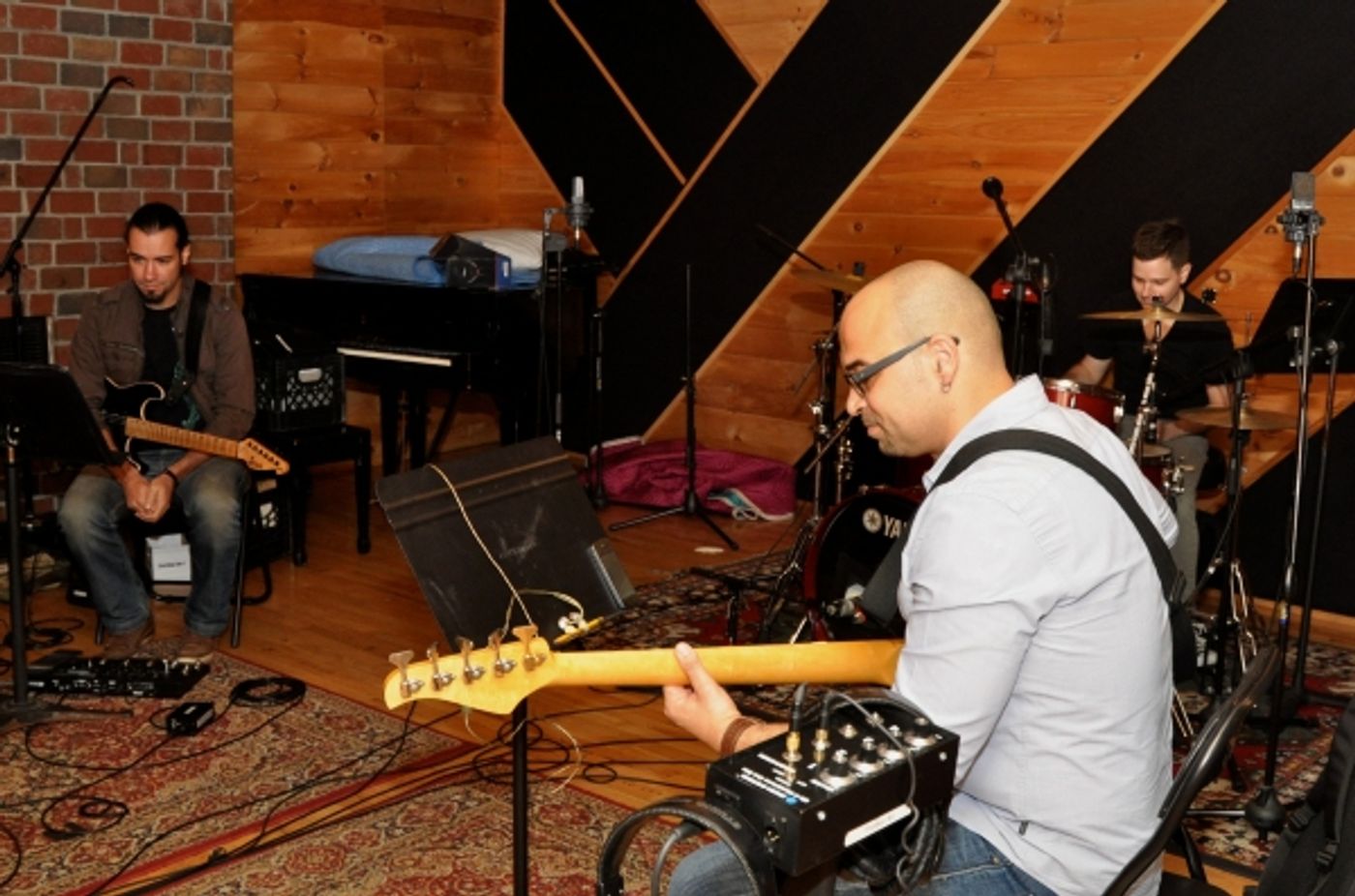 Exclusive Photo Coverage: In the Recording Studio with Perez Hilton for Carols For A Cure Exclusive Photo Coverage: In the Recording Studio with Perez Hilton for Carols For A Cure Image