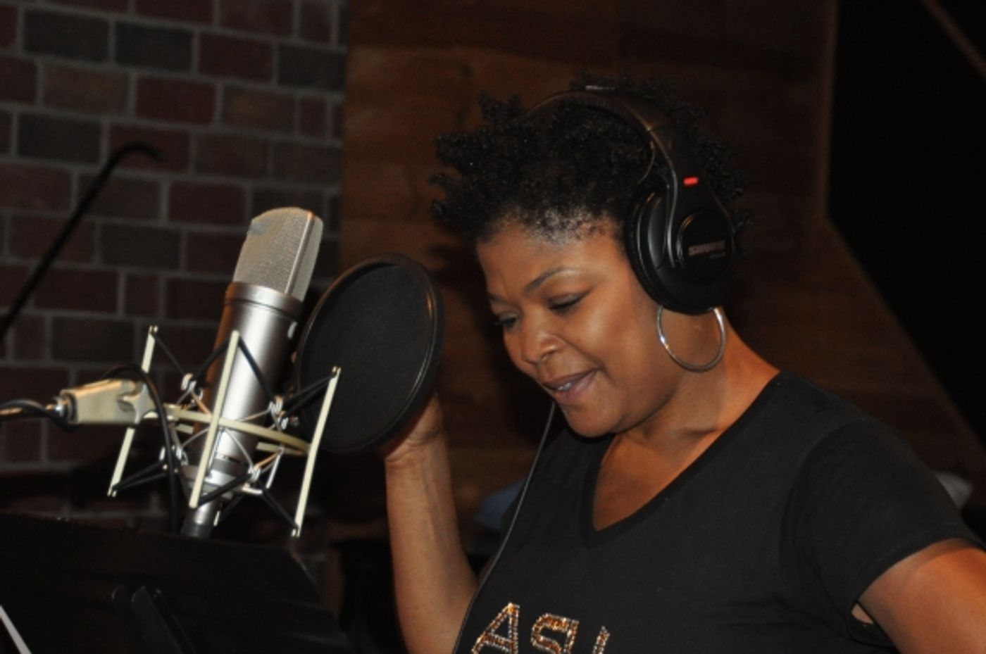 Exclusive Photo Coverage: THE LION KING Cast Sings 'O Holy Night' for Carols For A Cure Image