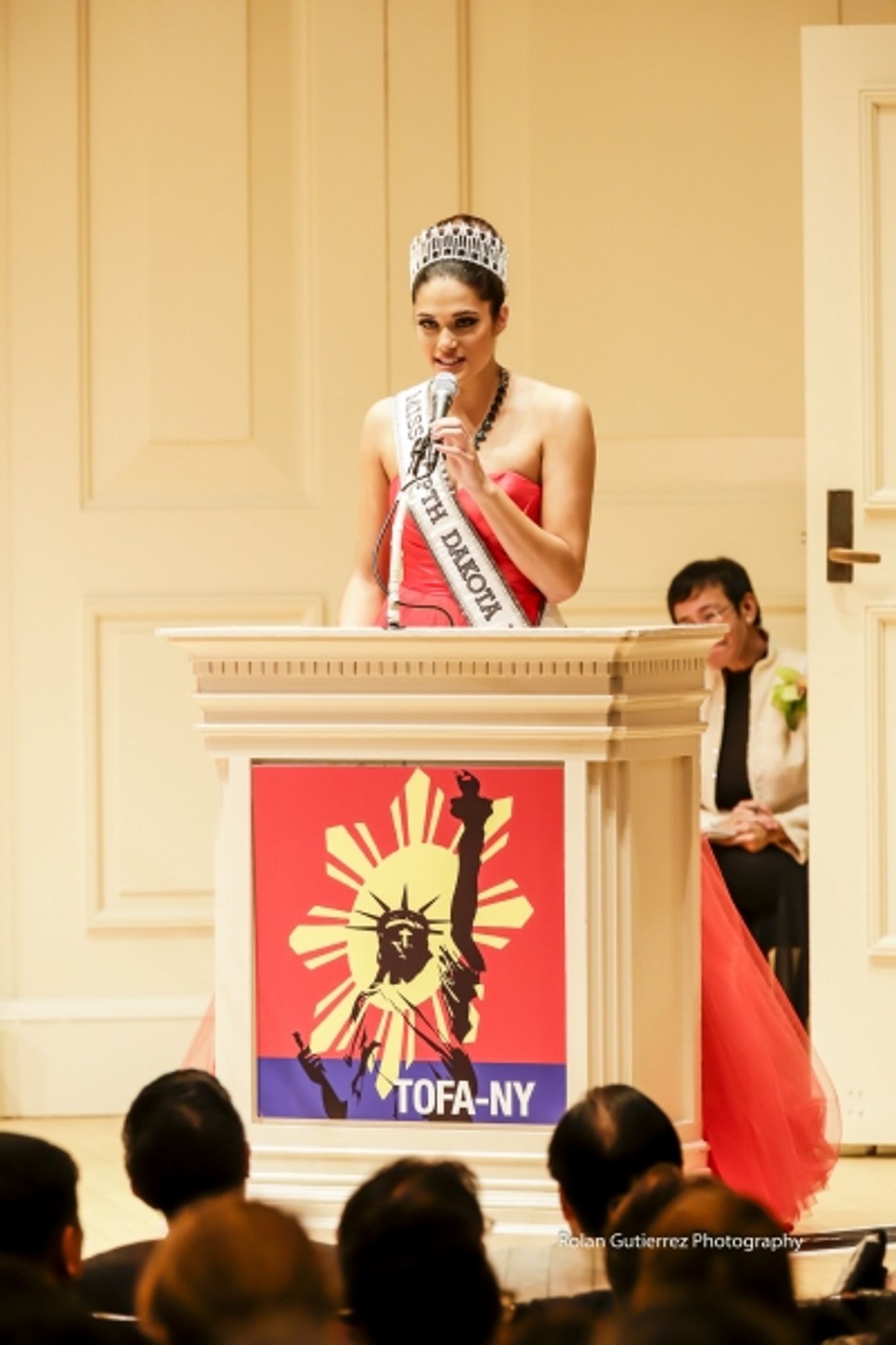 Photo Coverage: 4th The Outstanding Filipino Americans in New York Awards at Carnegie Hall  Image