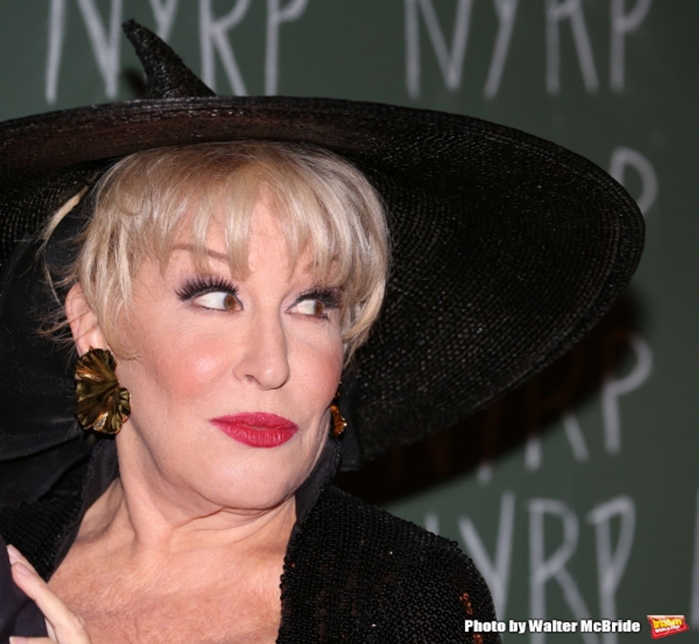 Photo Coverage: Bette Midler Hosts 19th Annual Hulaween Gala: Fellini Hulaweeni Image