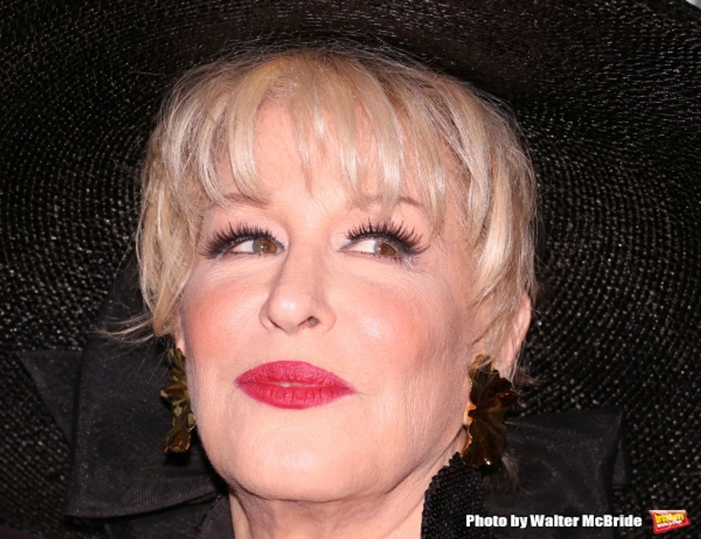 Photo Coverage: Bette Midler Hosts 19th Annual Hulaween Gala: Fellini Hulaweeni Image