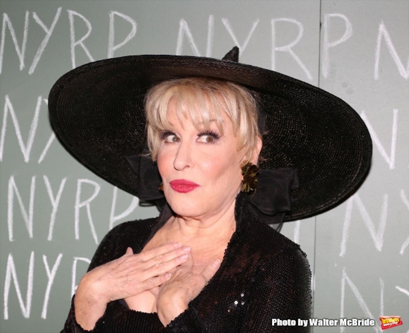 Photo Coverage: Bette Midler Hosts 19th Annual Hulaween Gala: Fellini Hulaweeni Image