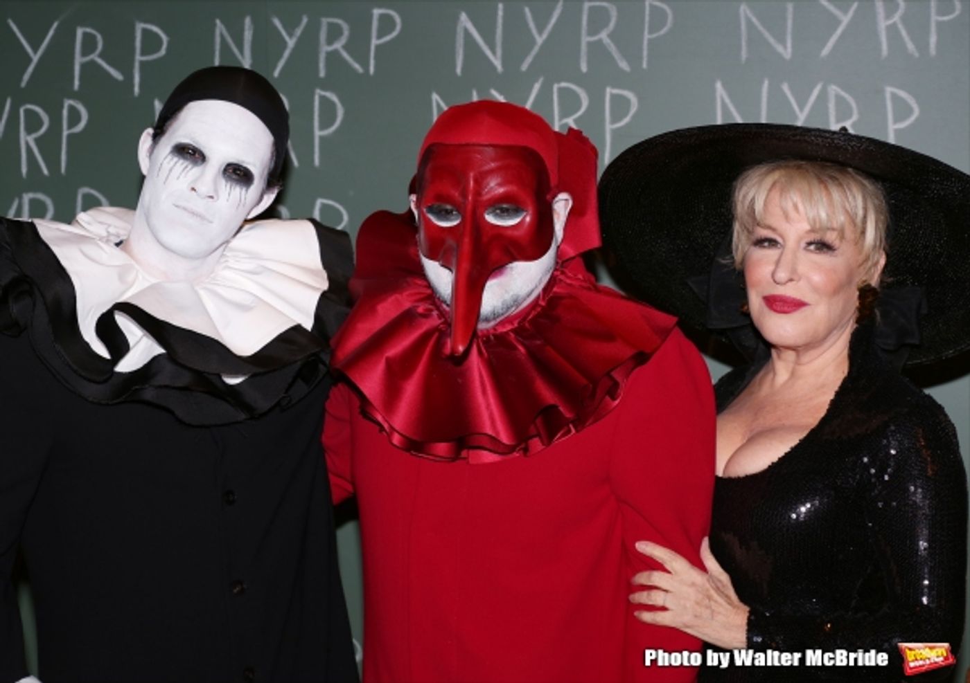 Photo Coverage: Bette Midler Hosts 19th Annual Hulaween Gala: Fellini Hulaweeni Image