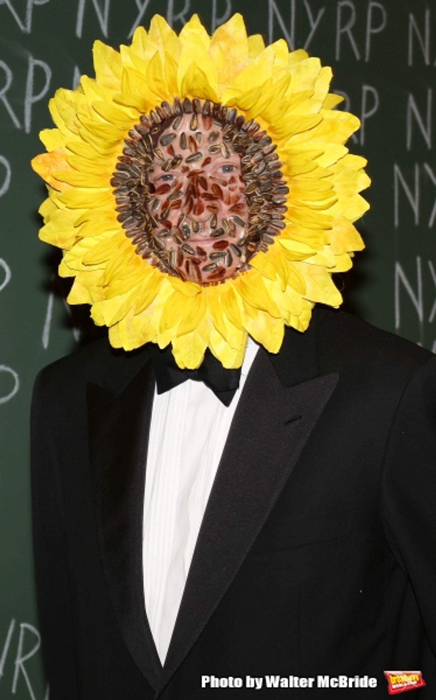 Photo Coverage: Bette Midler Hosts 19th Annual Hulaween Gala: Fellini Hulaweeni Image