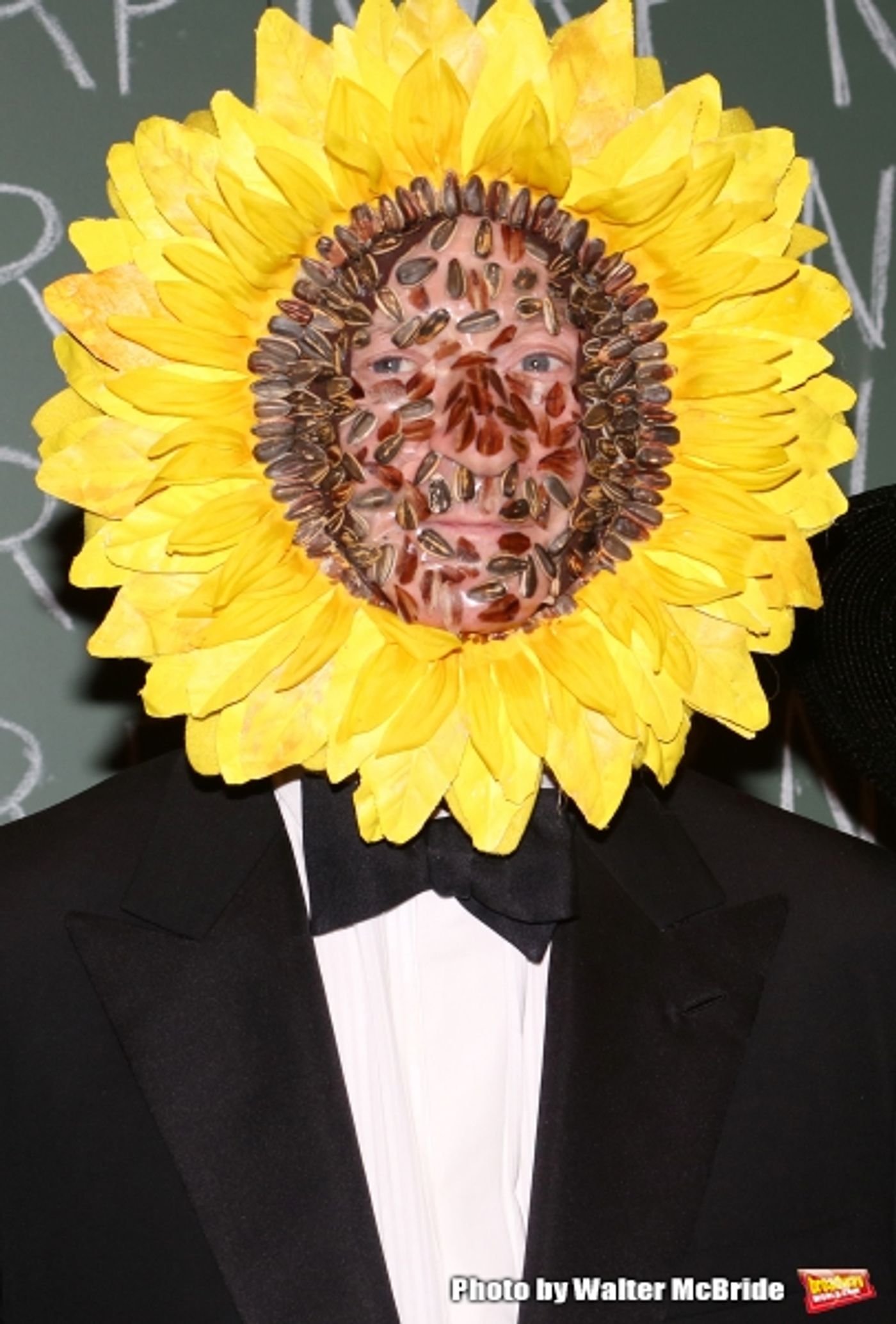 Photo Coverage: Bette Midler Hosts 19th Annual Hulaween Gala: Fellini Hulaweeni Image