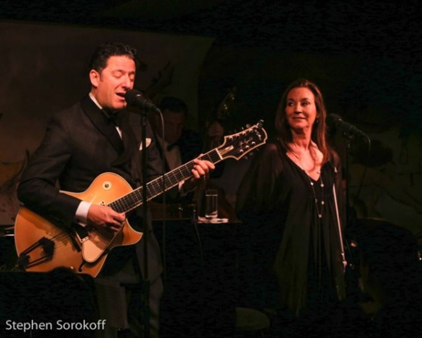 Photo Coverage: John Pizzarelli and Jessica Molaskey Bring 'Grownup Songs' to Cafe Carlyle  Image