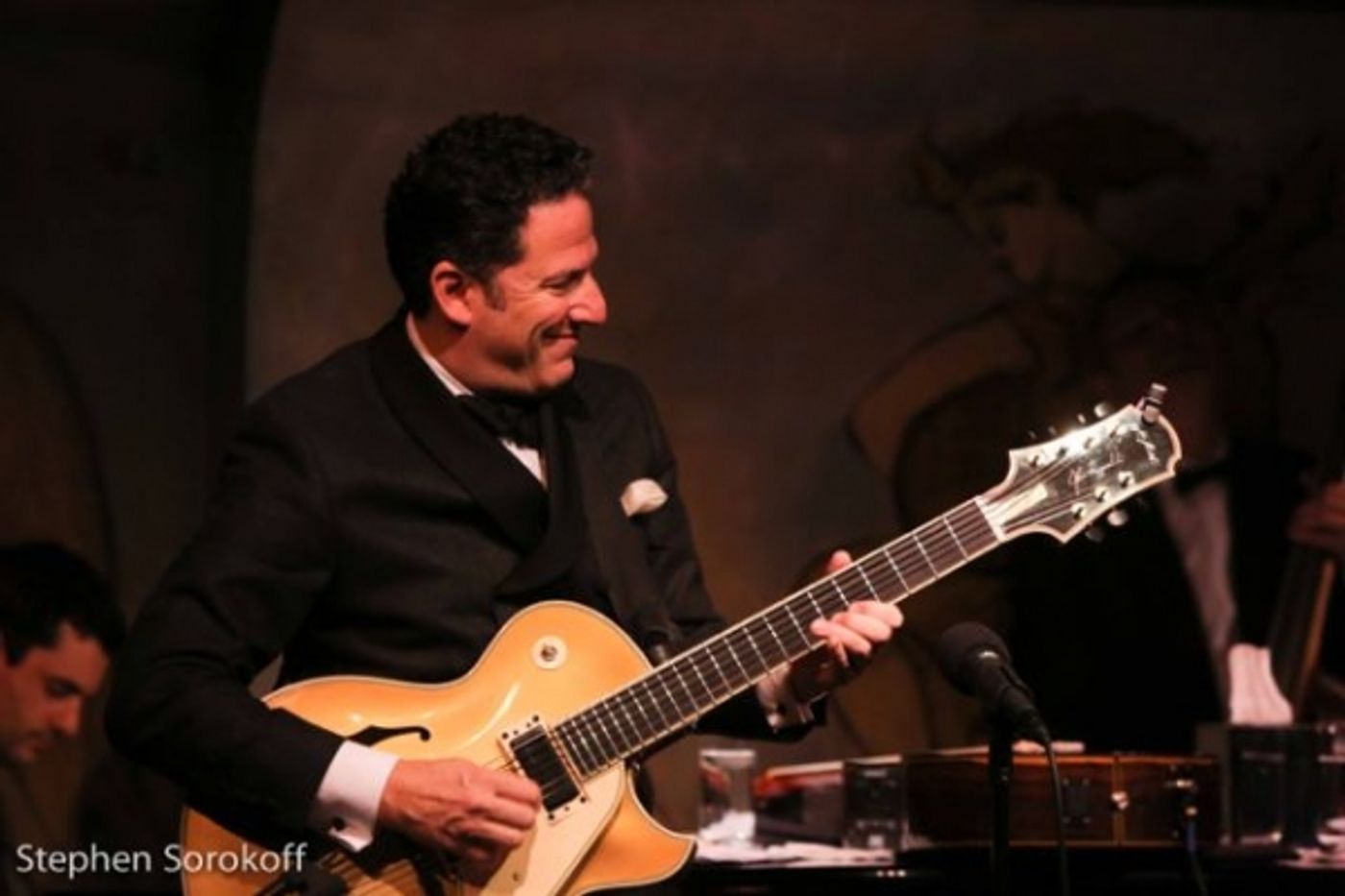 Photo Coverage: John Pizzarelli and Jessica Molaskey Bring 'Grownup Songs' to Cafe Carlyle  Image
