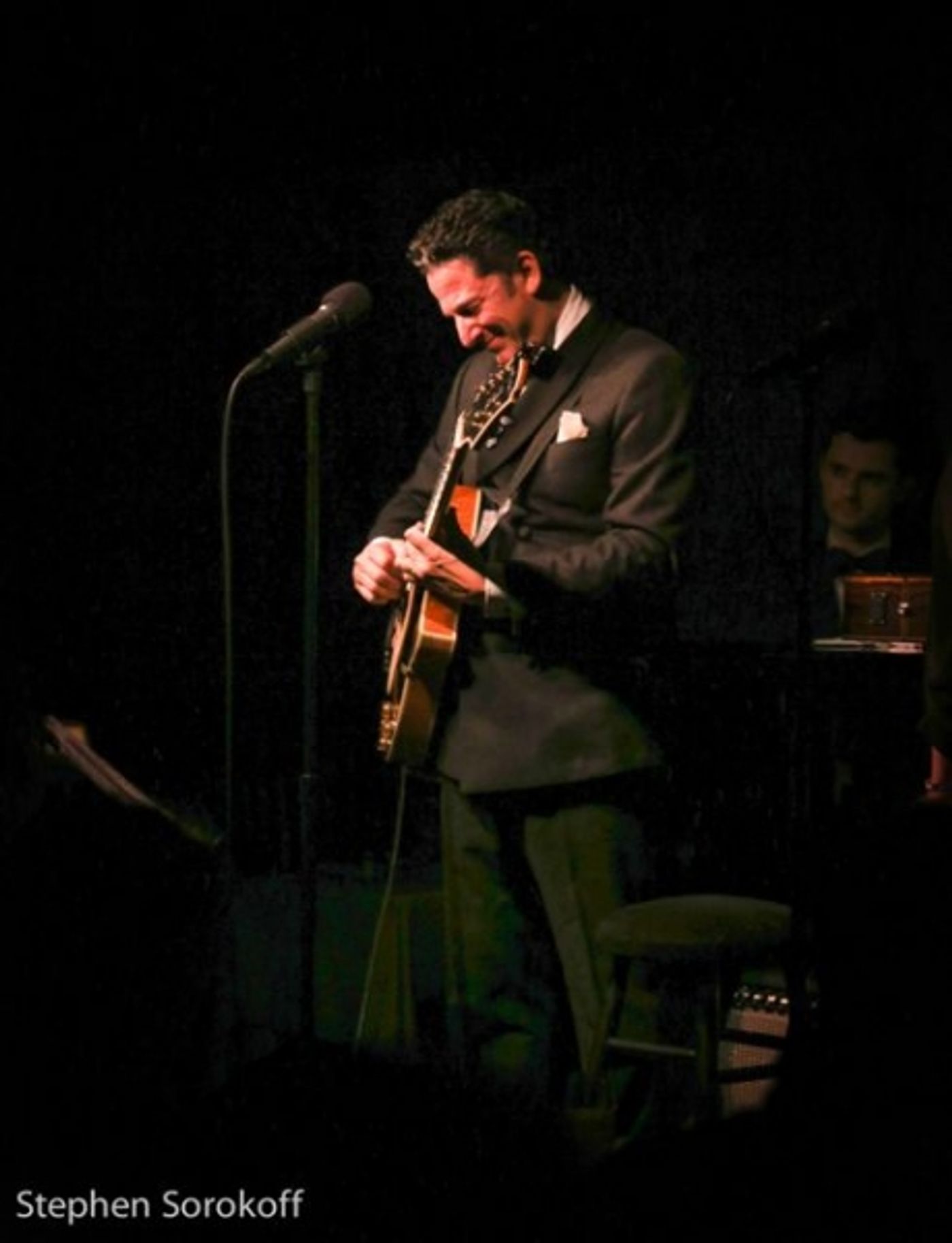 Photo Coverage: John Pizzarelli and Jessica Molaskey Bring 'Grownup Songs' to Cafe Carlyle  Image
