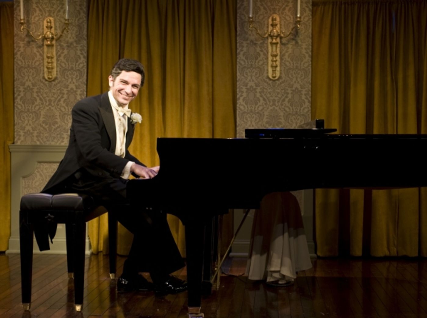 Photo Flash: First Look of the Milwaukee Repertory Theater's Production of LIBERACE!  Image