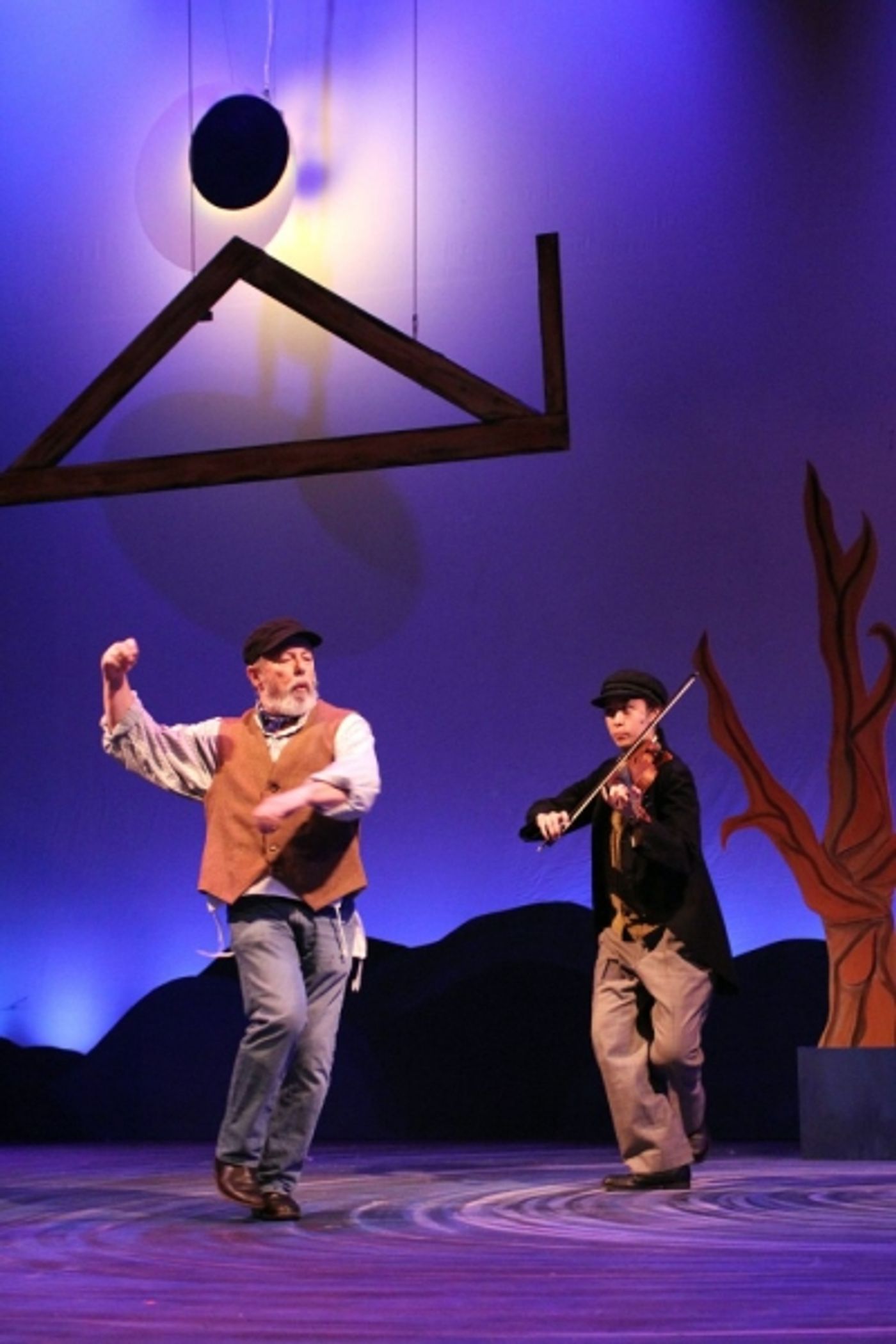 Photo Flash: First Look at Seattle Musical Theater's FIDDLER ON THE ROOF, Opening Tonight  Image