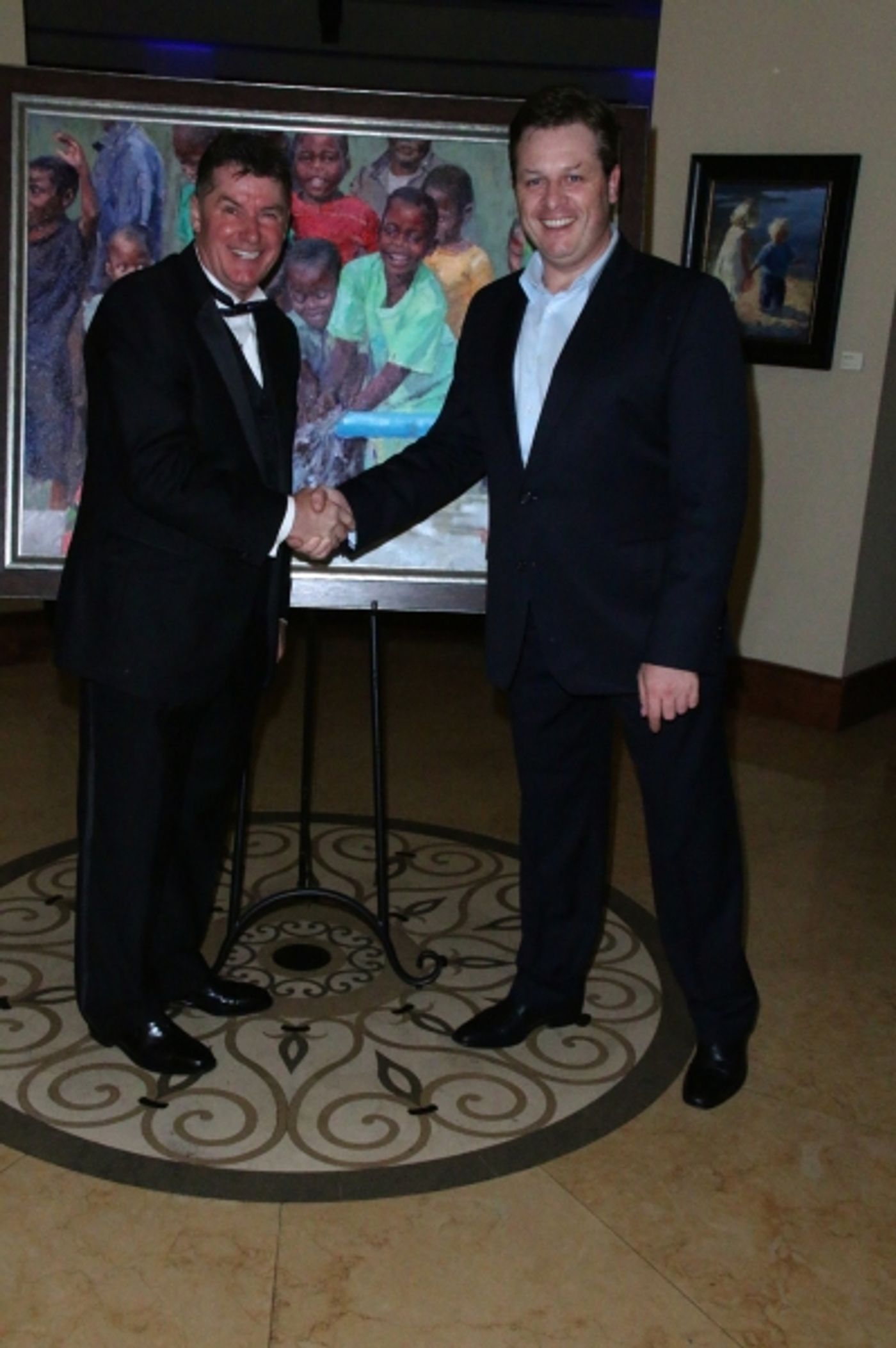 Photo Flash: Anthony Kearns Performs at 4th Annual Wells of Life Gala and Auction Image