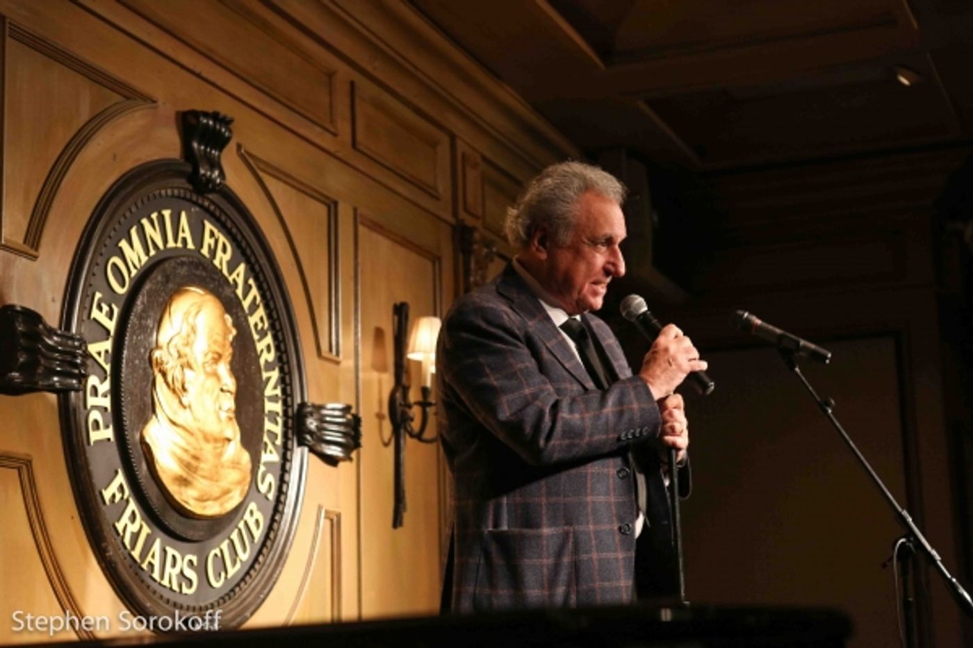 Photo Coverage: Dominic Chianese Performs at Friars Neapolitan Night  Image