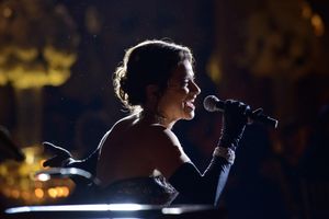 Jenn Gambatese  Photo