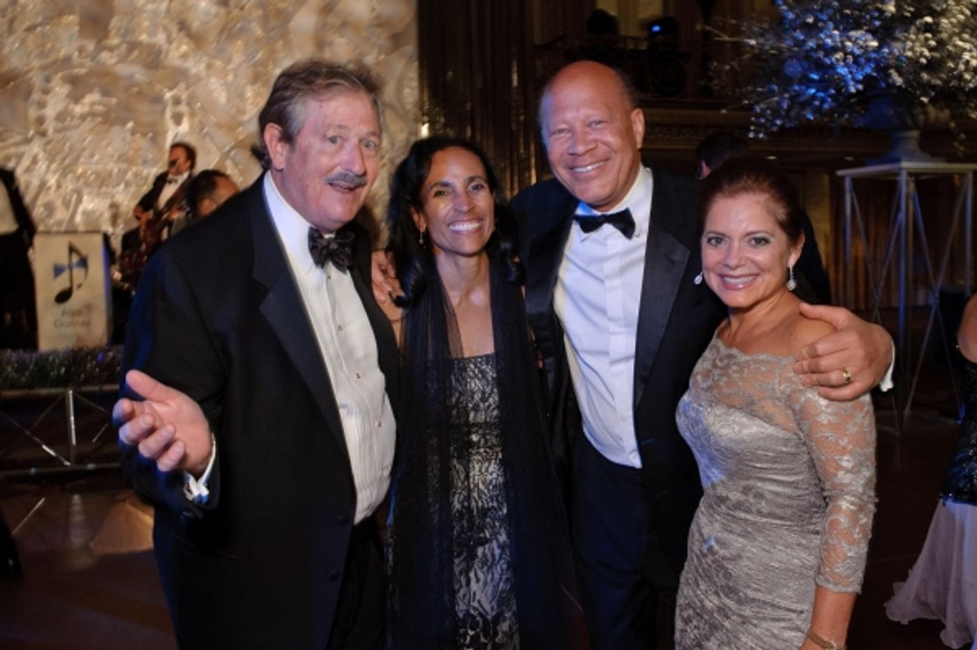 Photo Flash: Inside Lyric Opera of Chicago's Diamond Ball & Concert with Jane Lynch, Jenn Gambatese & More  Image