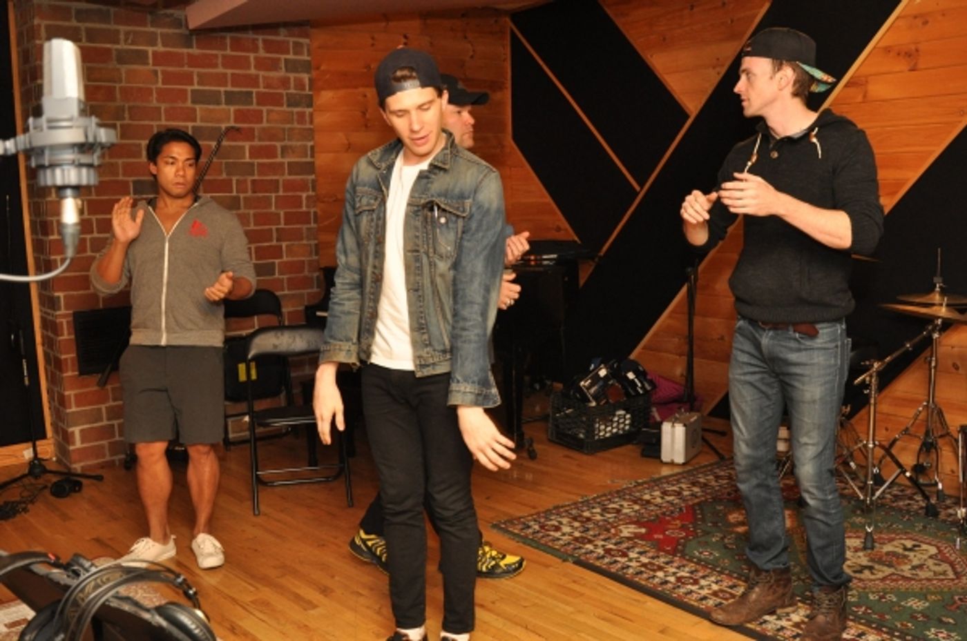 Exclusive Photo Coverage: KINKY BOOTS Company Gets in the Holiday Spirit for Carols For A Cure! Image