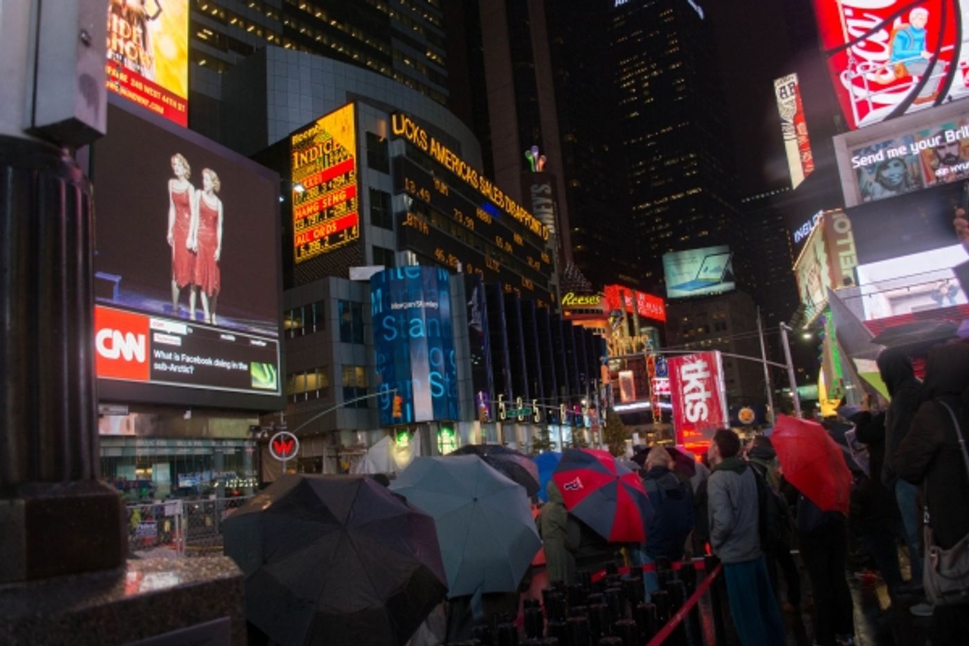 Photo Flash: SIDE SHOW Broadcasts Opening Night Act I Finale in Times Square!  Image