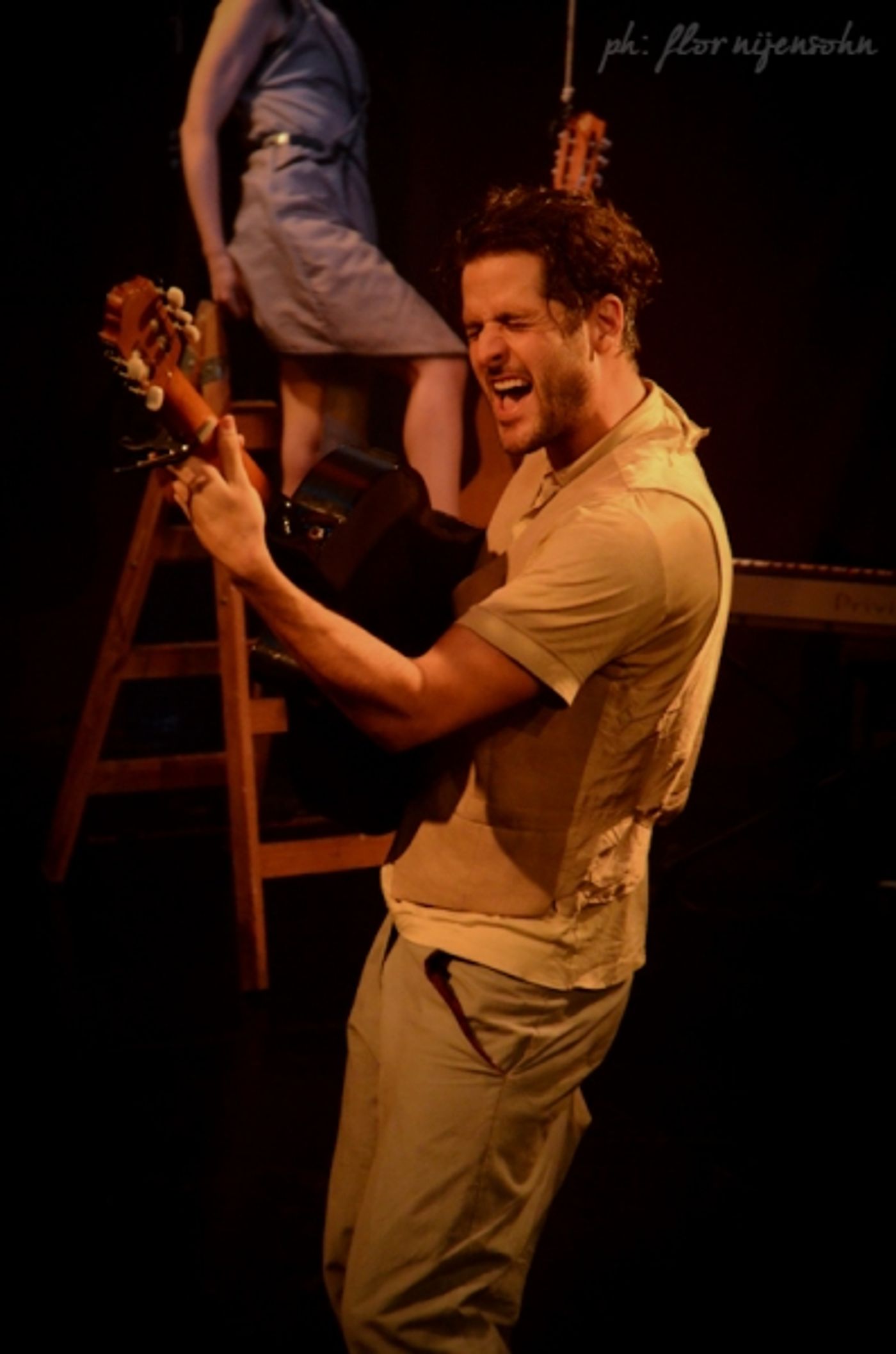 Photo Coverage: 22:22. Crónicas De Un Mundo Absurdo  Image