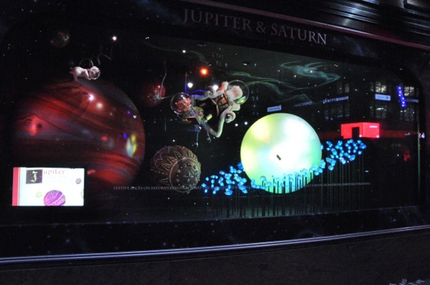 Photo Coverage: James Earl Jones, Annaleigh Ashford, and More Perform at Macy's 2014 Windows Unveiling  Image