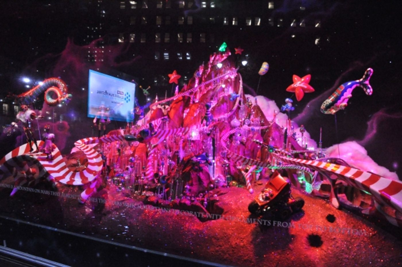 Photo Coverage: James Earl Jones, Annaleigh Ashford, and More Perform at Macy's 2014 Windows Unveiling  Image