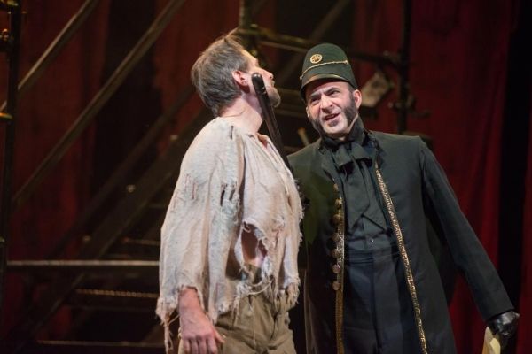 James Zannelli as Javert and John Smitherman as Valjean Photo