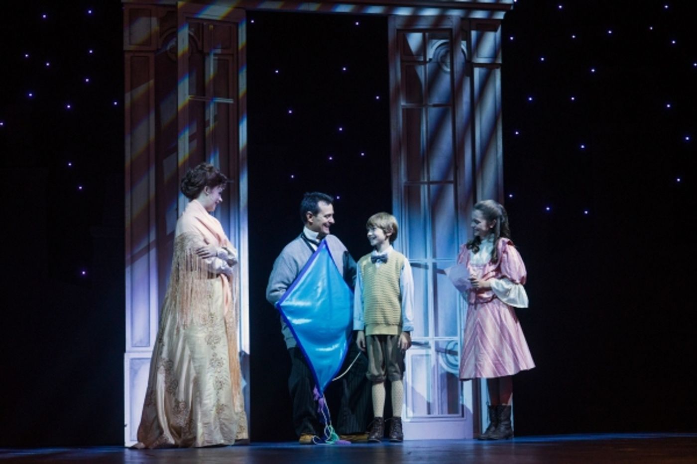 Photo Flash: First Look at MARY POPPINS at the Palace Theatre  Image