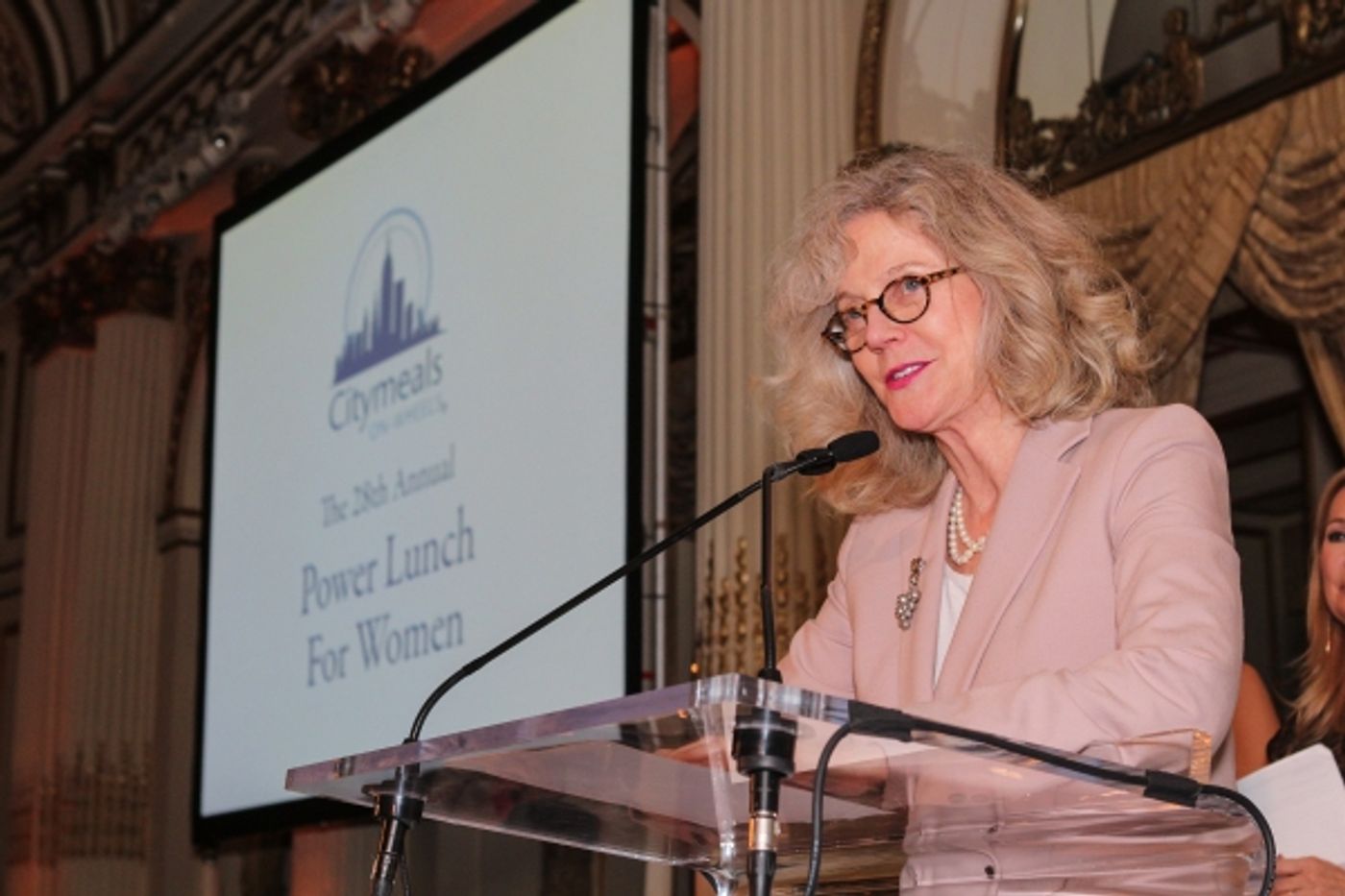 Photo Flash: Hoda Kotb, Kathie Lee Gifford, Blythe Danner, James Earl Jones and More at Citymeals-on-Wheels 2014 'Power Lunch for Women'  Image