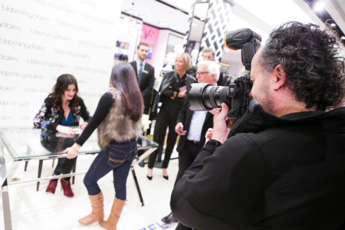 Photo Flash: Idina Menzel Performs & Meets Fans at Bloomingdale's Window Unveiling!  Image