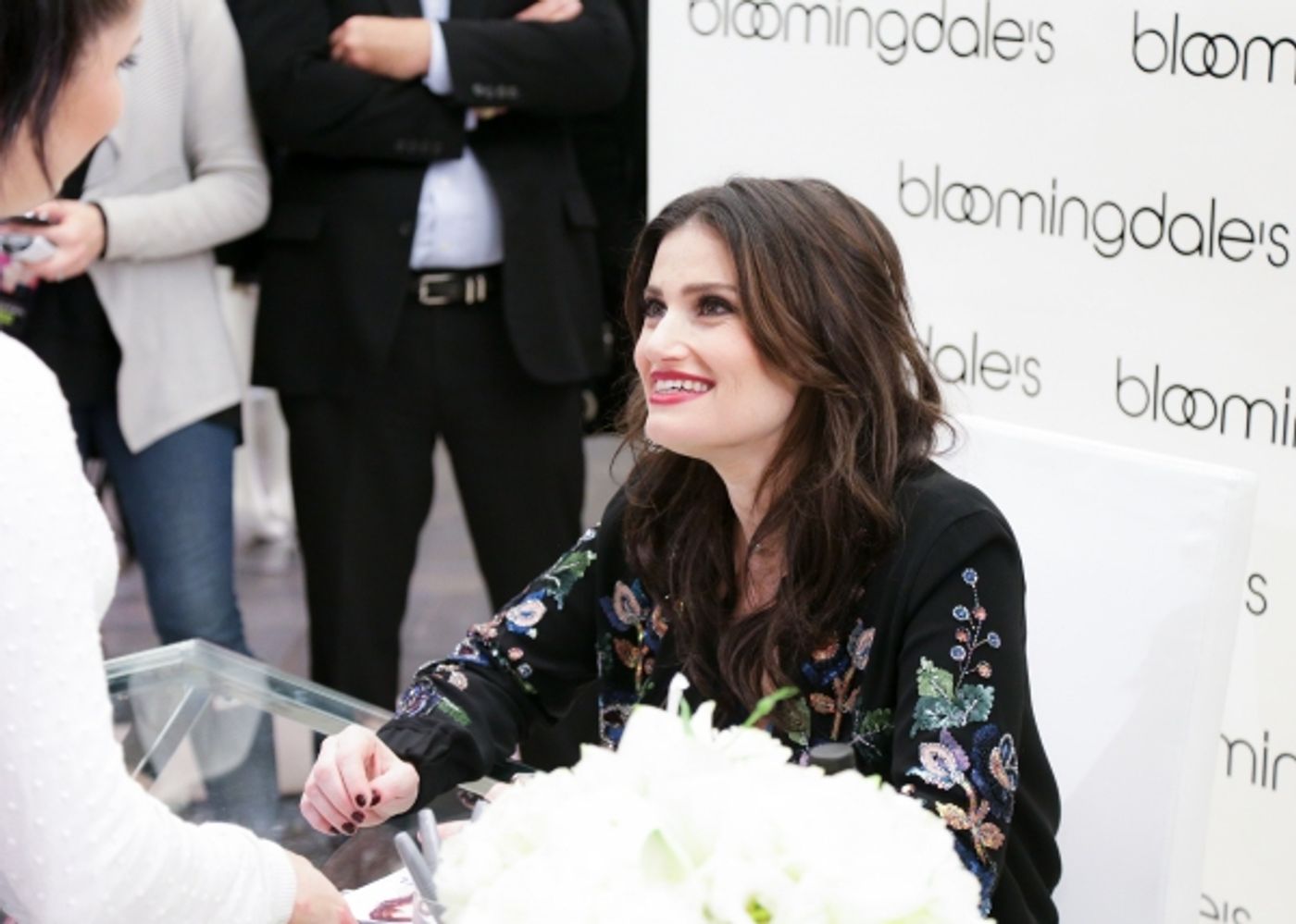 Photo Flash: Idina Menzel Performs & Meets Fans at Bloomingdale's Window Unveiling!  Image