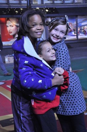 Quvenzhane Wallis and members of the cast of Annie Photo