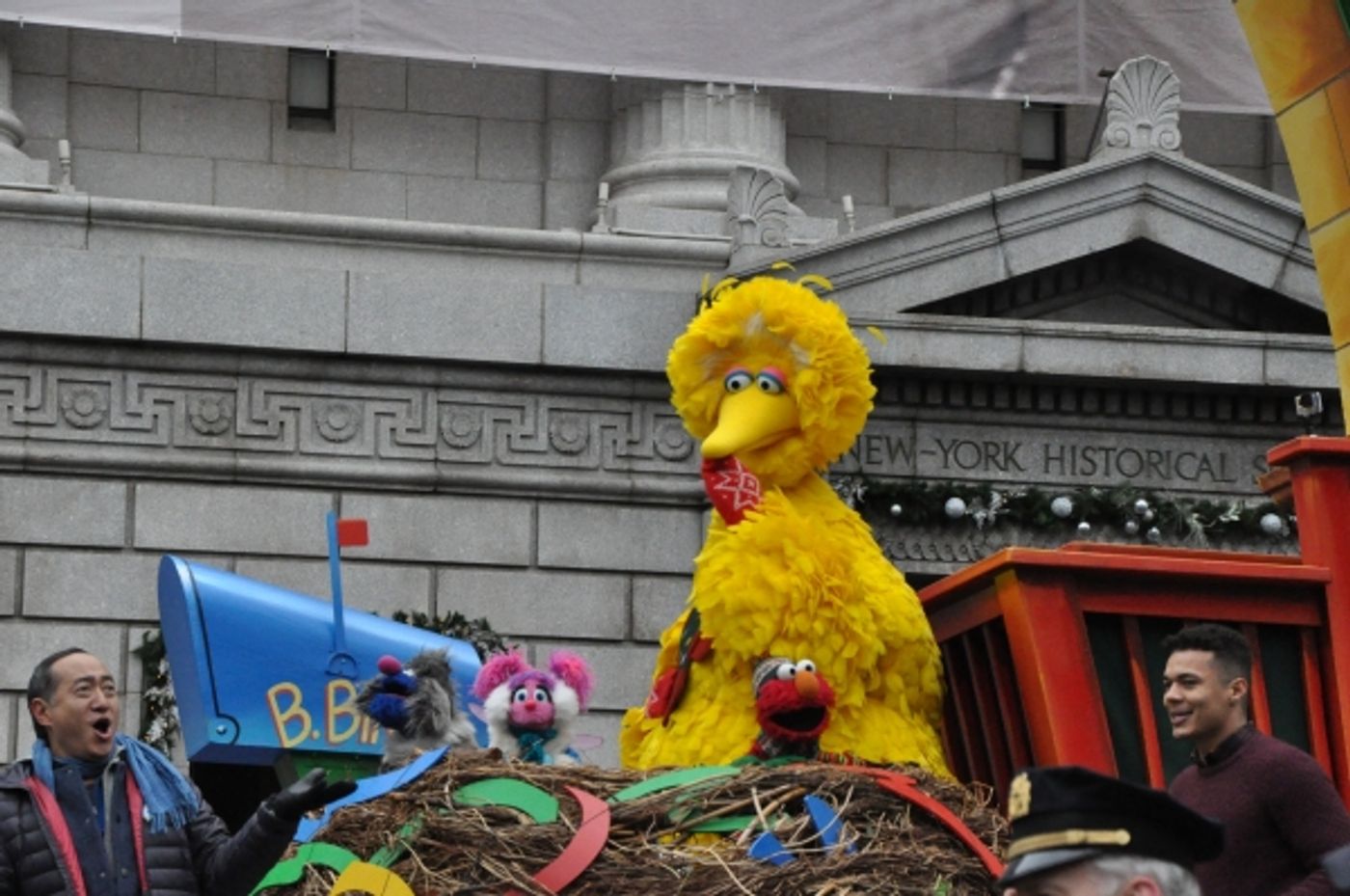 Photo Coverage: Idina Menzel, ON THE TOWN & More at 88th Annual Macy's Thanksgiving Day Parade!  Image