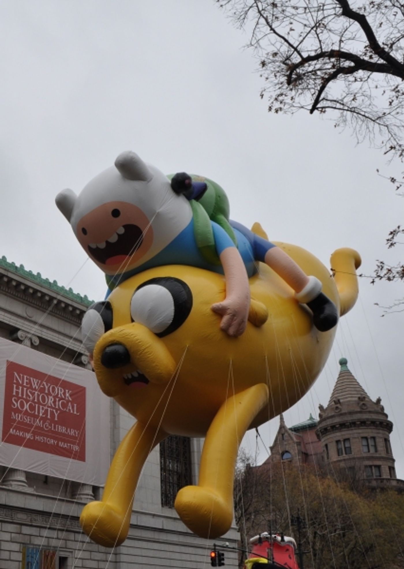 Photo Coverage: Idina Menzel, ON THE TOWN & More at 88th Annual Macy's Thanksgiving Day Parade!  Image