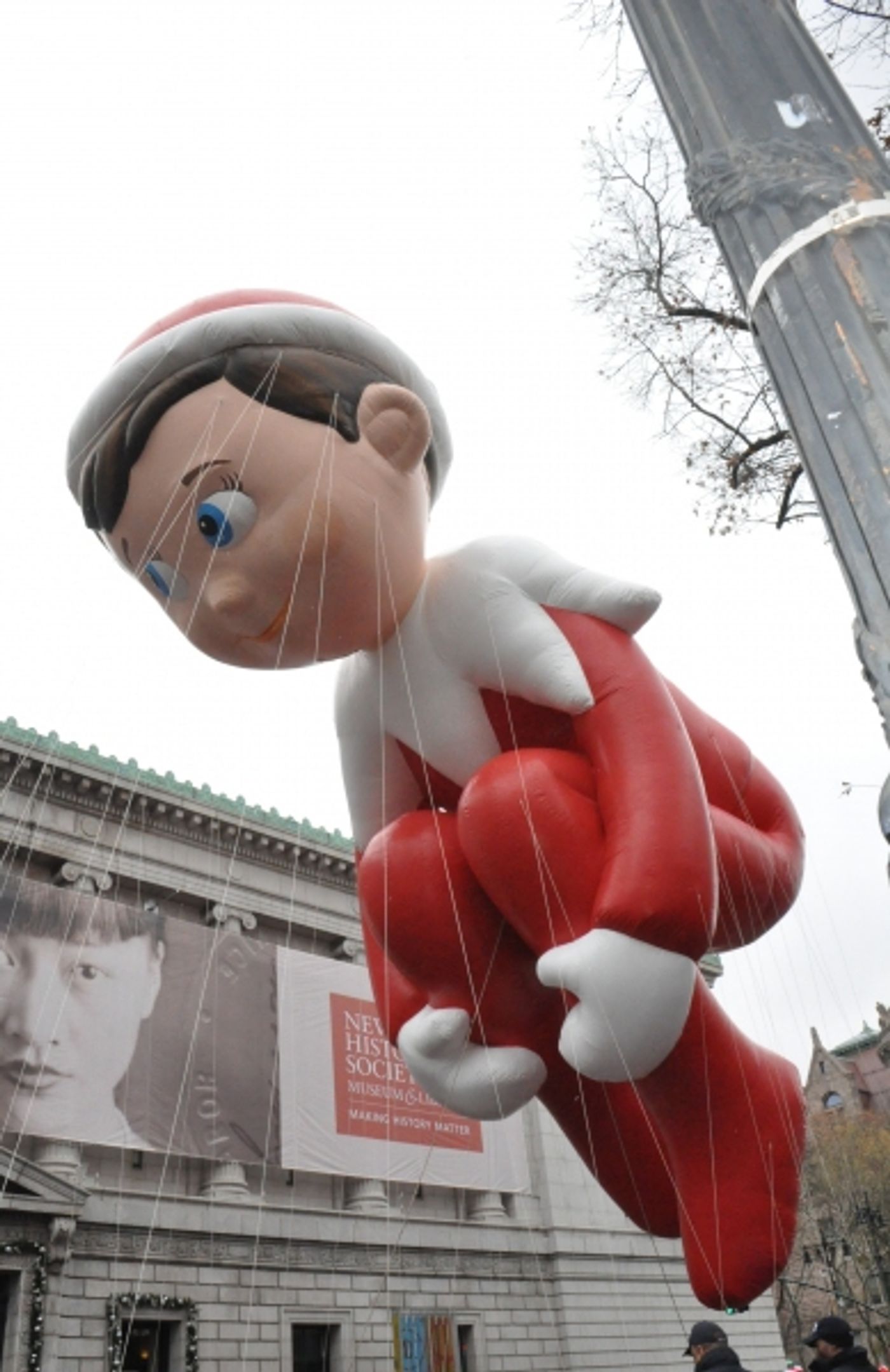 Photo Coverage: Idina Menzel, ON THE TOWN & More at 88th Annual Macy's Thanksgiving Day Parade!  Image