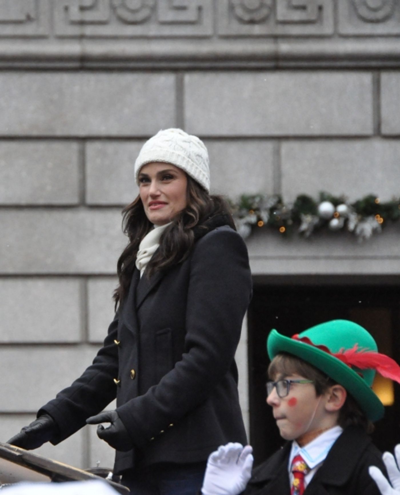 Photo Coverage: Idina Menzel, ON THE TOWN & More at 88th Annual Macy's Thanksgiving Day Parade!  Image