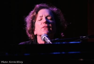 Julie Gold Photo