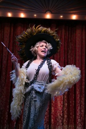 Tracey Stephens @ BroadwayWorld Tracey Stephens Photo