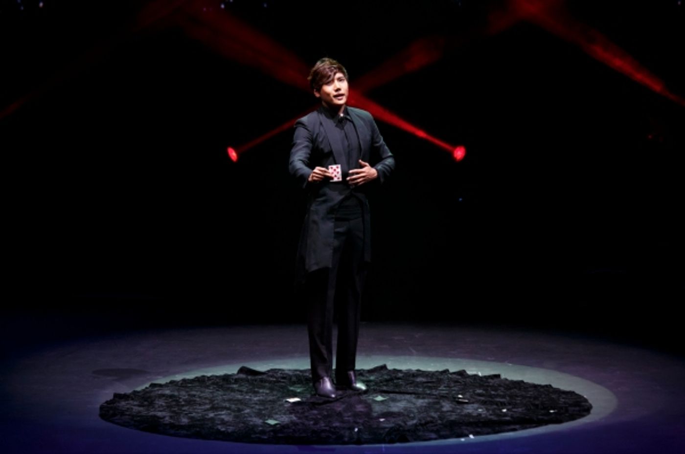 Photo Flash: First Look at THE ILLUSIONISTS – WITNESS THE IMPOSSIBLE on Broadway!  Image