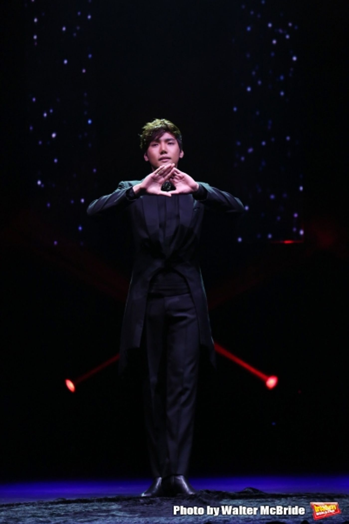 Photo Coverage: Sneak Peek at THE ILLUSIONISTS on Broadway!  Image