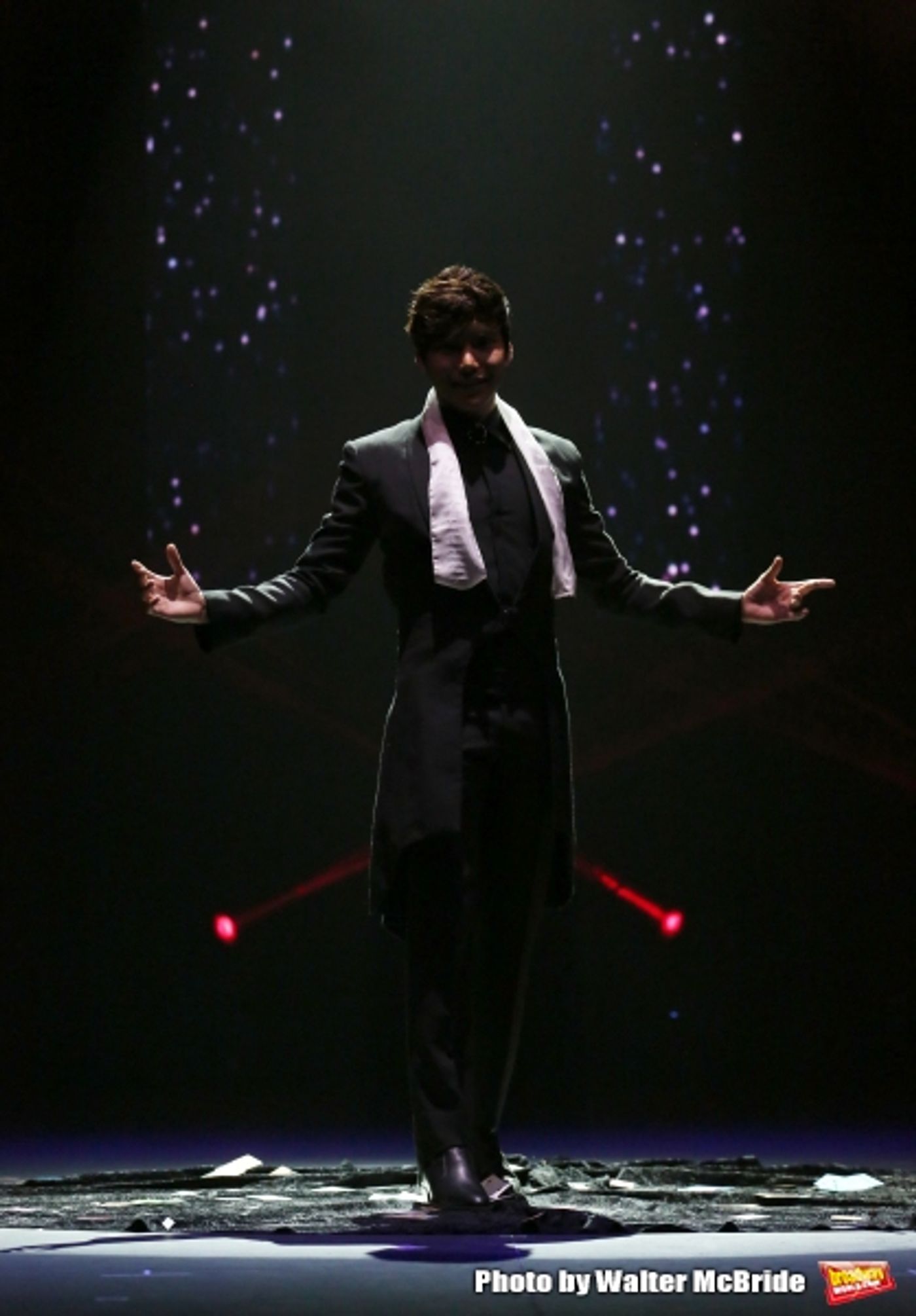 Photo Coverage: Sneak Peek at THE ILLUSIONISTS on Broadway!  Image