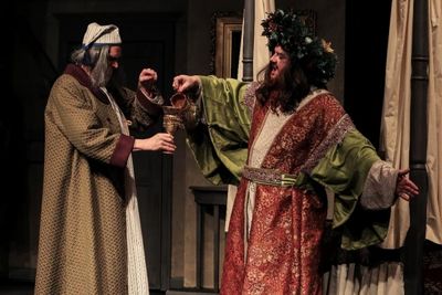 Jeff Kingsbury (Scrooge), Chris Serface (The Ghost of Christmas Present) Photo