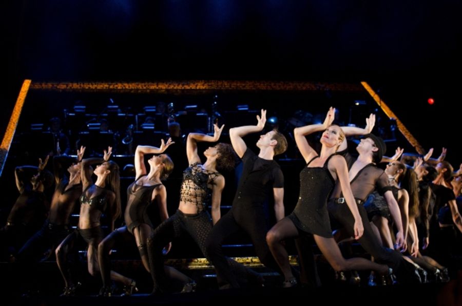 Photo Coverage: CHICAGO Tour Performs Excerpts; Meets Press in Manila Image