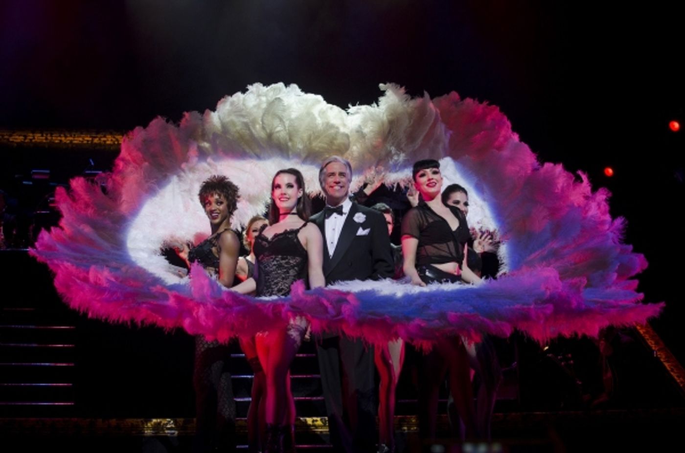 Photo Coverage: CHICAGO Tour Performs Excerpts; Meets Press in Manila  Image