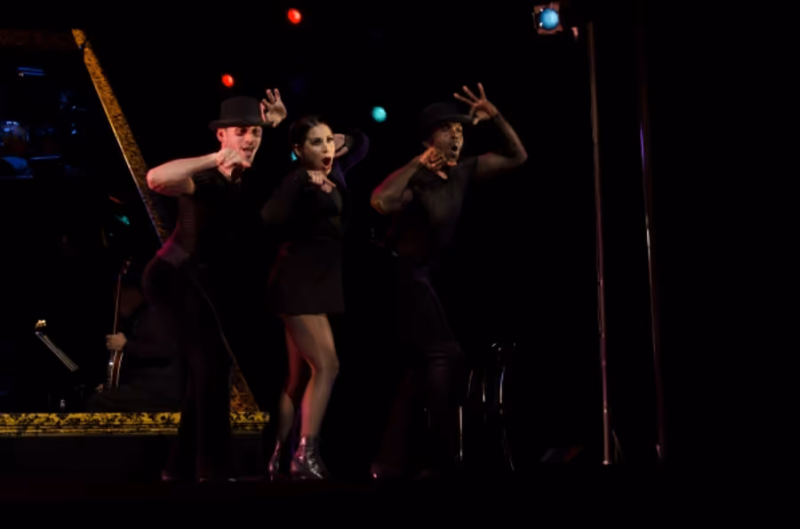 Photo Coverage: CHICAGO Tour Performs Excerpts; Meets Press in Manila Image